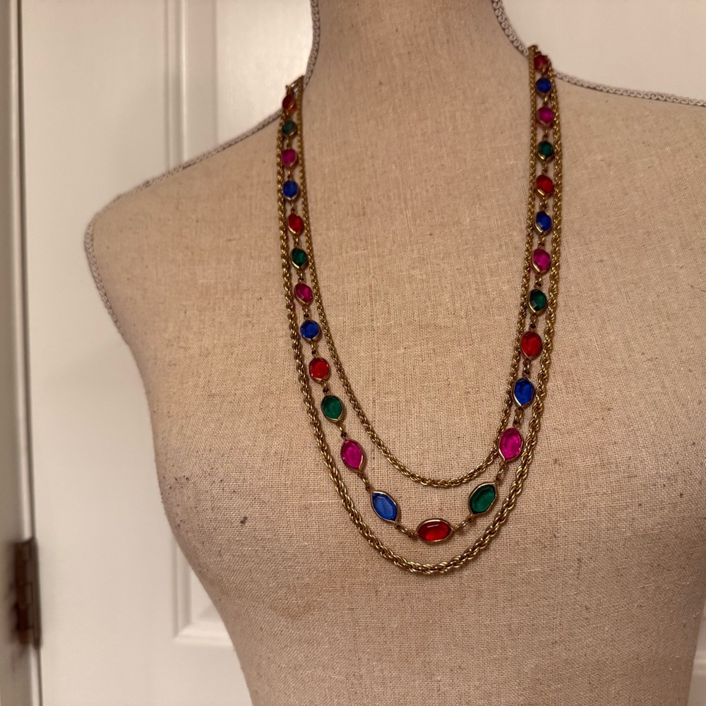 VINTAGE NECKLACE THREE STRAND GOLD TONE 2 ROPE CHAINS CENTER MULTI COLOR GLASS